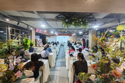 昆明花卉產業與互聯網銷售融合發展實踐研究